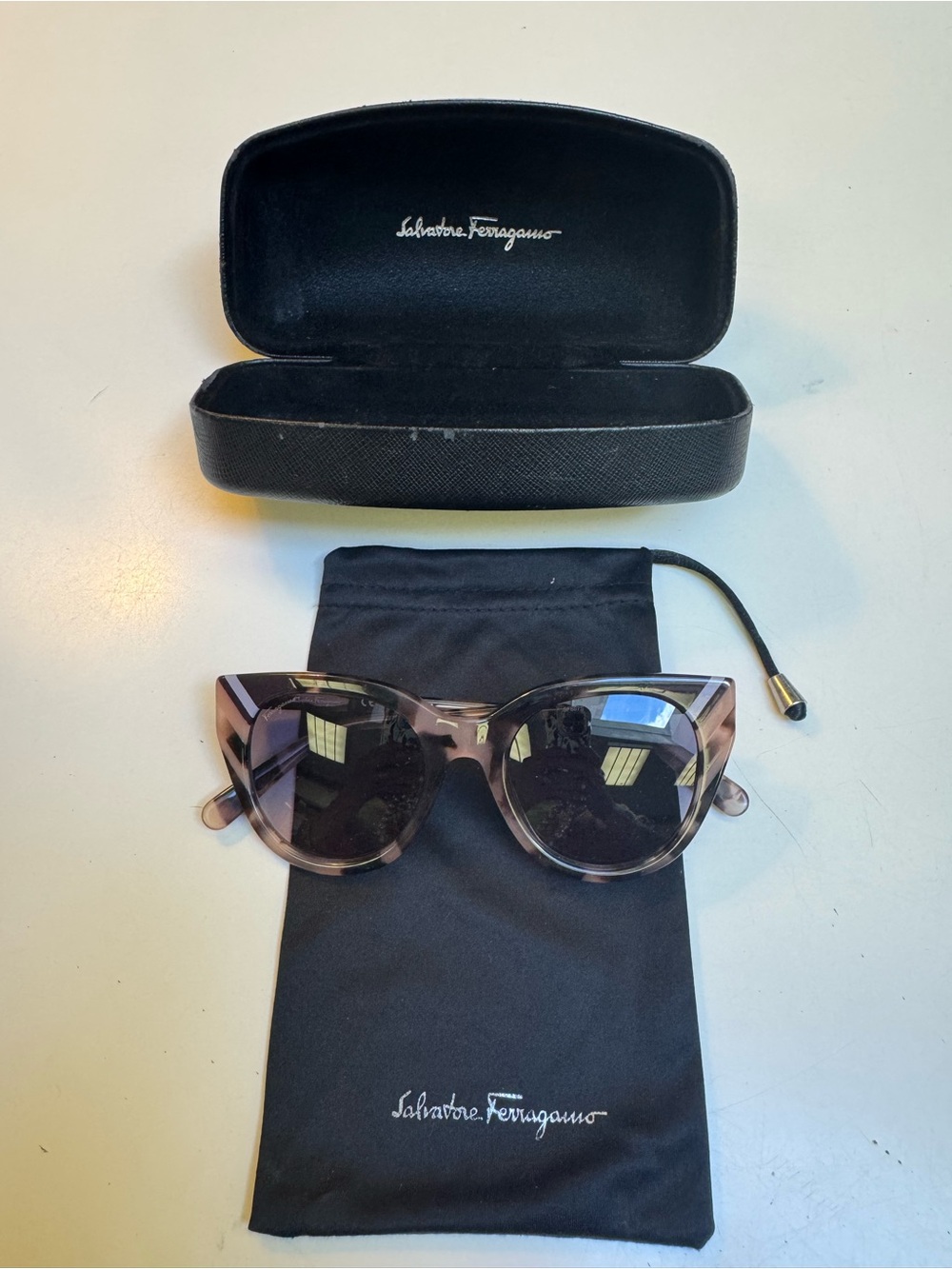 Ferragamo sf87S cat eye tortoise stripe sunglasses + case VGC
